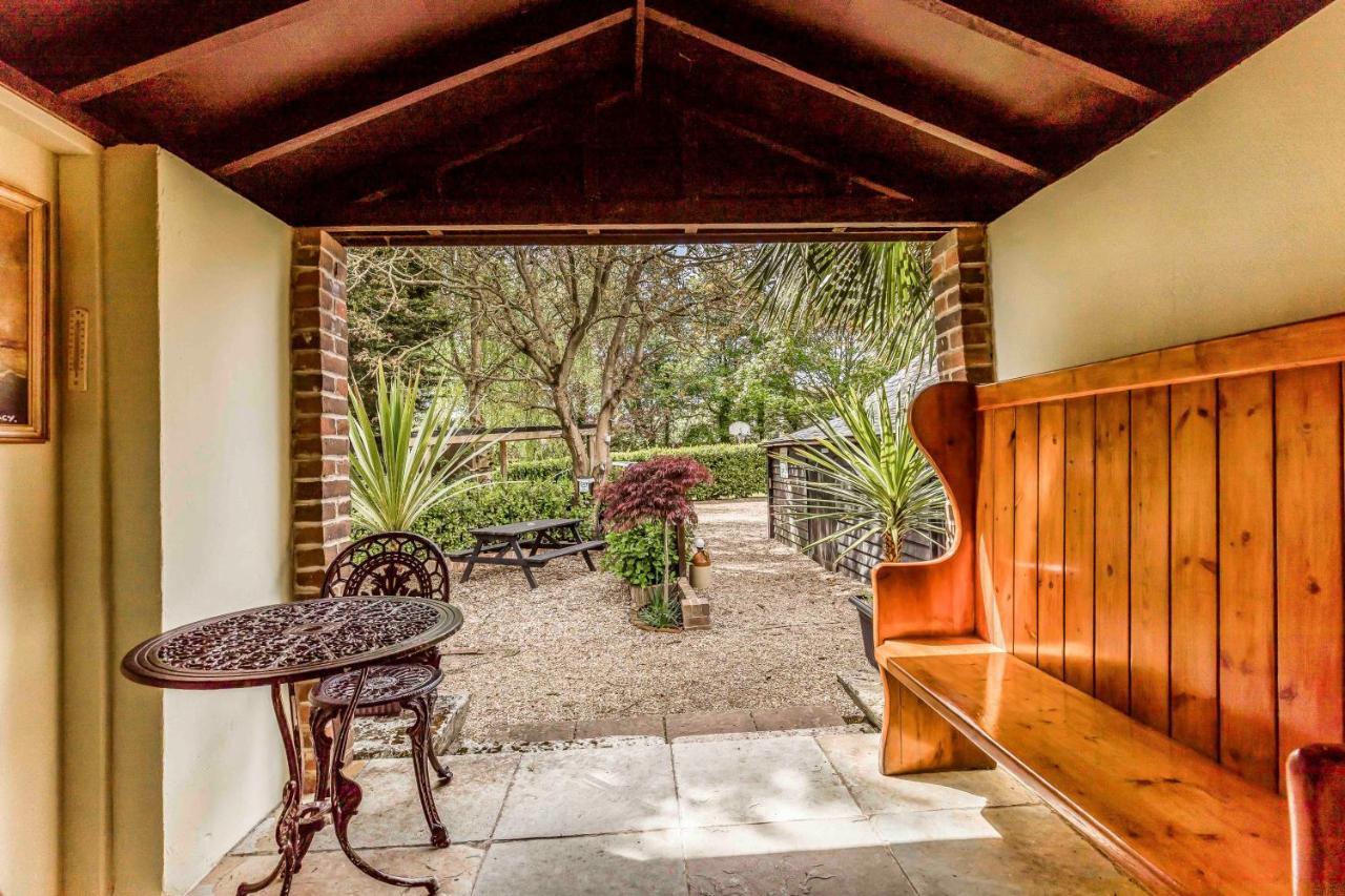 Hunston Mill Self Catering Dog Stay For Free Чичестер Экстерьер фото