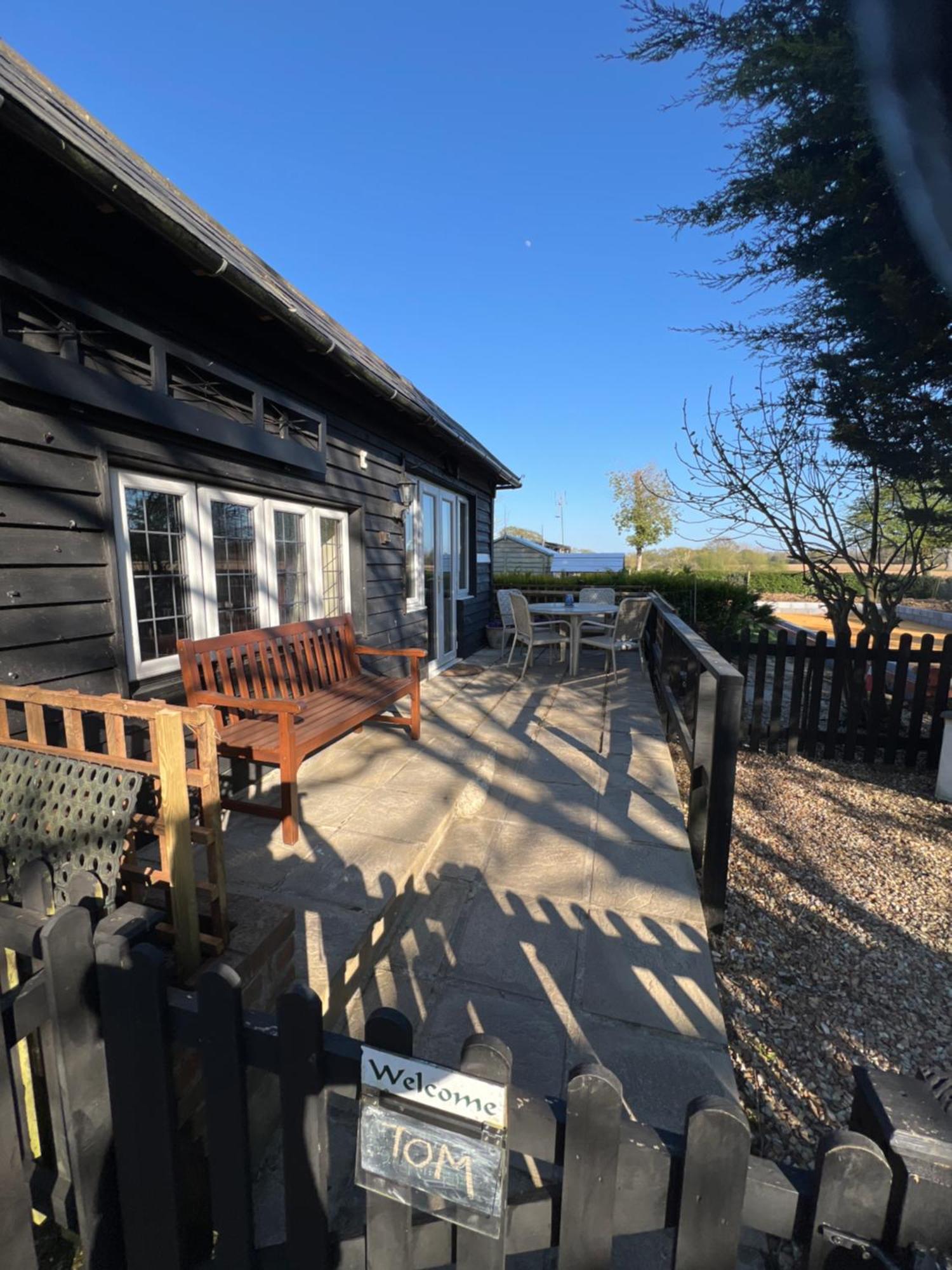 Hunston Mill Self Catering Dog Stay For Free Чичестер Экстерьер фото