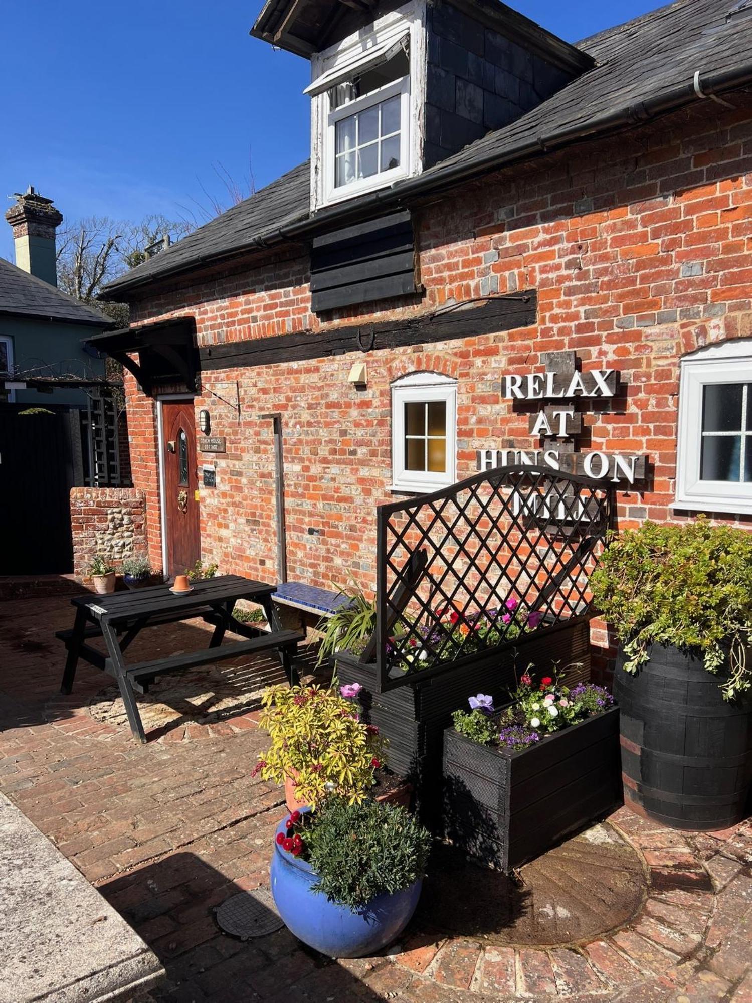 Hunston Mill Self Catering Dog Stay For Free Чичестер Экстерьер фото