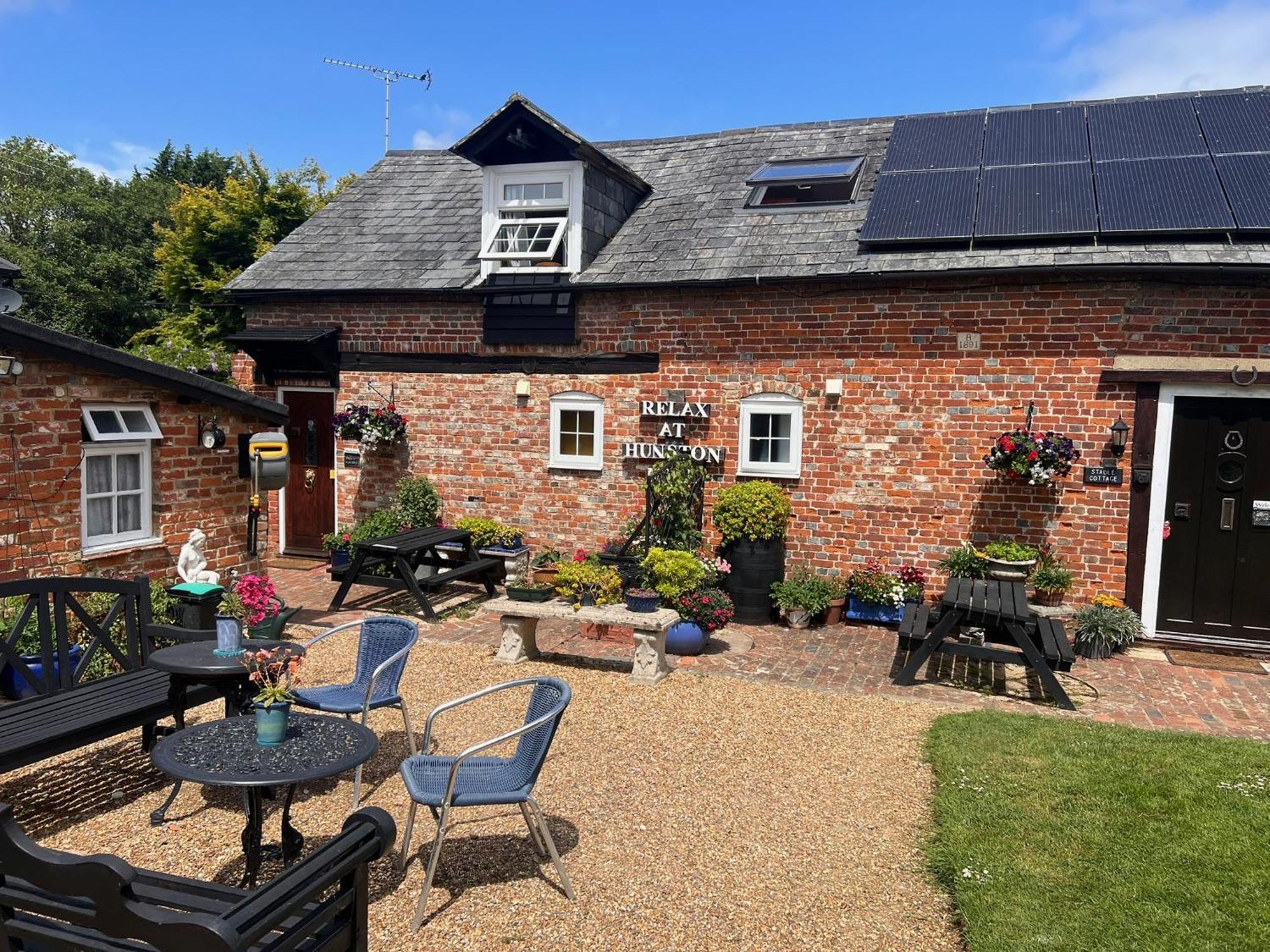 Hunston Mill Self Catering Dog Stay For Free Чичестер Экстерьер фото