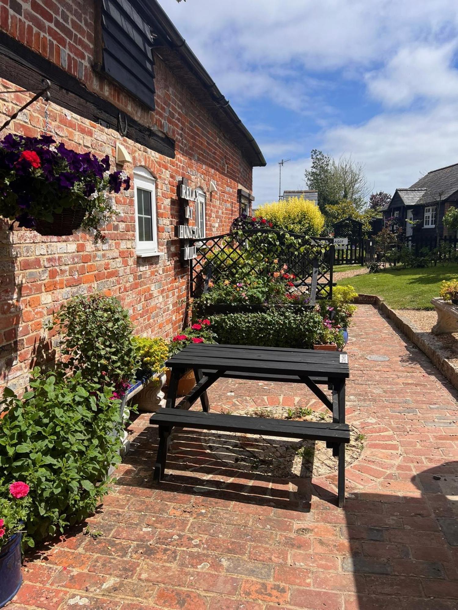 Hunston Mill Self Catering Dog Stay For Free Чичестер Экстерьер фото